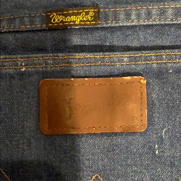 Vintage Distressed high Rise Cowboy Cut Wrangler - Picture 7 of 14